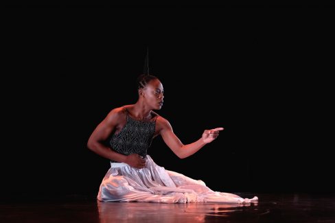 Mai Ibargüen. Reportajes de danza en Zaragoza. Pies para qué los quiero. Teatro del Mercado de Zaragoza